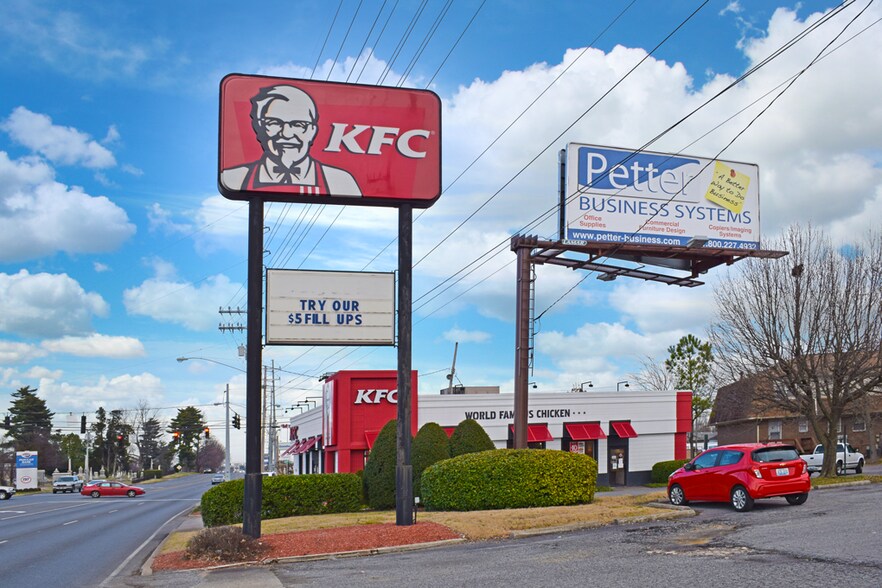 More Photos Of 2800 Lone Oak Rd, Paducah Freestanding For Lease