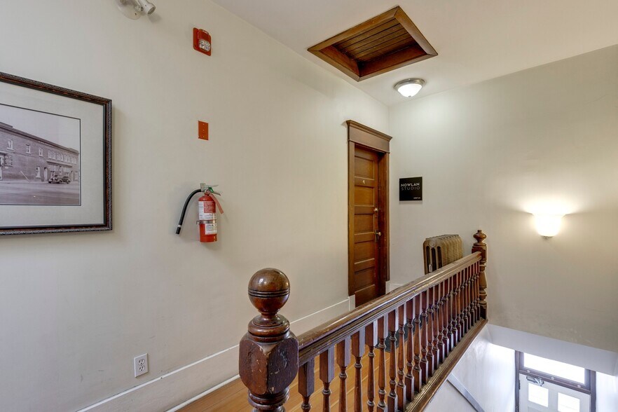 More Photos Of 606 Meredith Rd NE, Calgary Restaurant For Sale