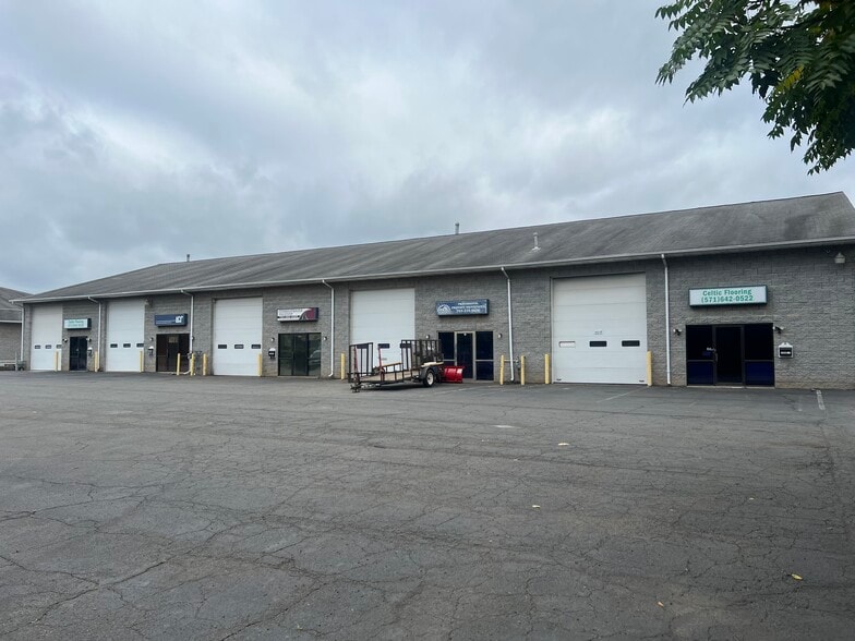 More Photos Of 9208 Venture Ct, Manassas Park Warehouse For Sale