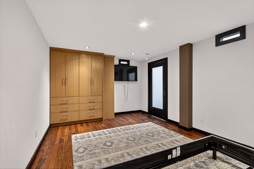 More Photos Of 614 High St, Comfort Storefront Retail Residential For Sale