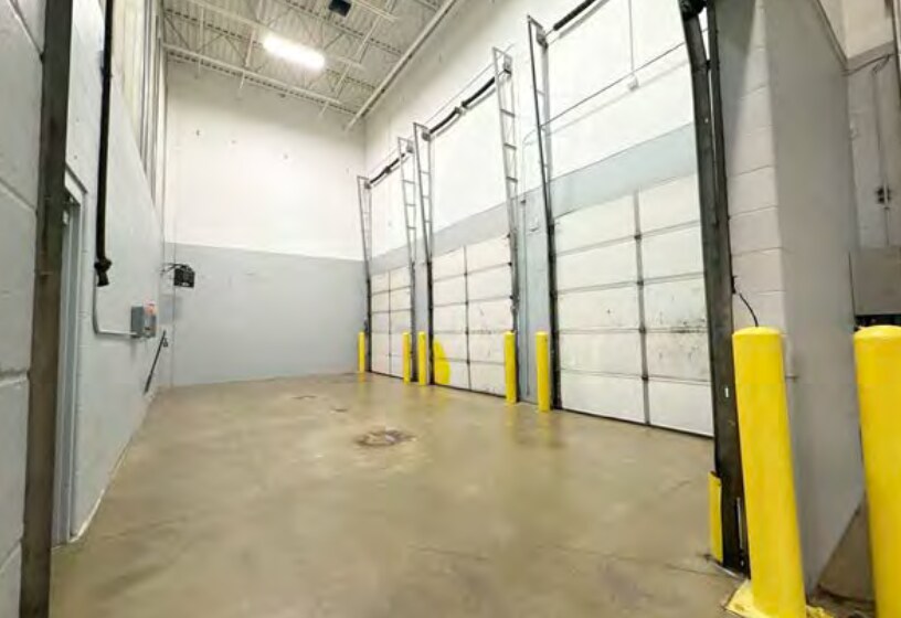 More Photos Of 575 Quality Blvd, Fairfield Manufacturing For Sale