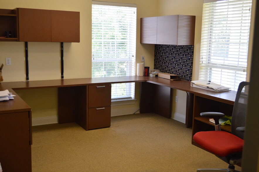 More Photos Of 4595 Spanish Trl, Pensacola Medical For Lease