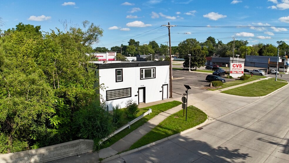 More Photos Of 5729-5731 S Beech Daly Rd, Dearborn Heights Warehouse For Sale