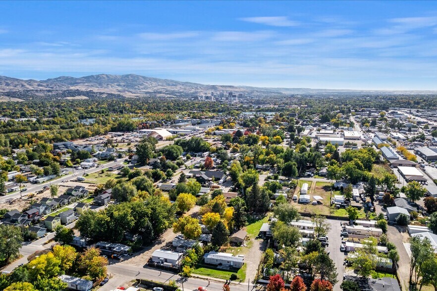 More Photos Of 213 E 40th St, Garden City Land For Sale