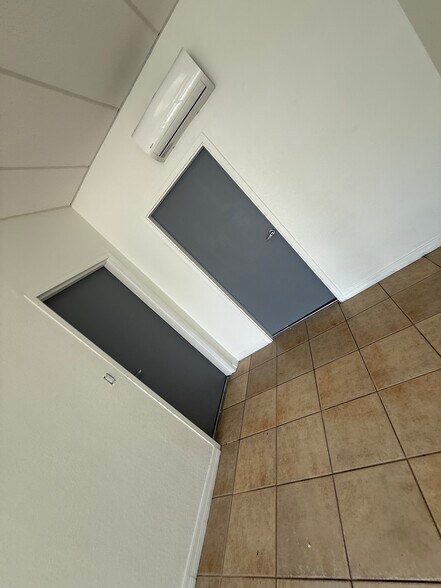 More Photos Of 227 SW 3rd Ave, Cape Coral Warehouse For Sale