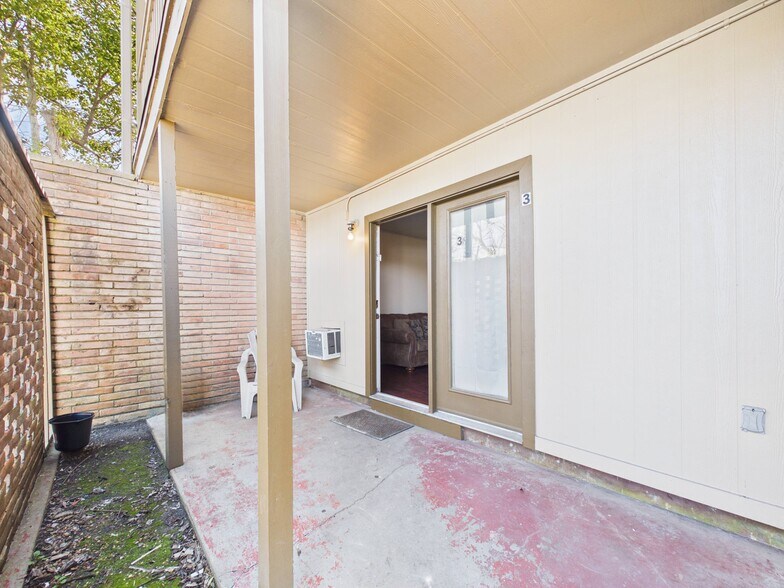 More Photos Of 1349 Jefferson Dr, Port Arthur Apartments For Sale