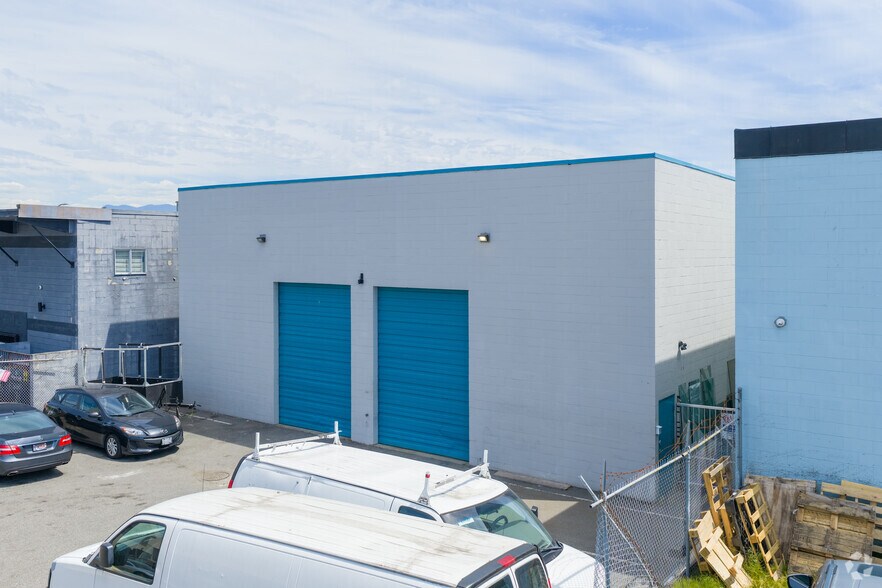 More Photos Of 6833 Sellers Ave, Burnaby Warehouse For Lease