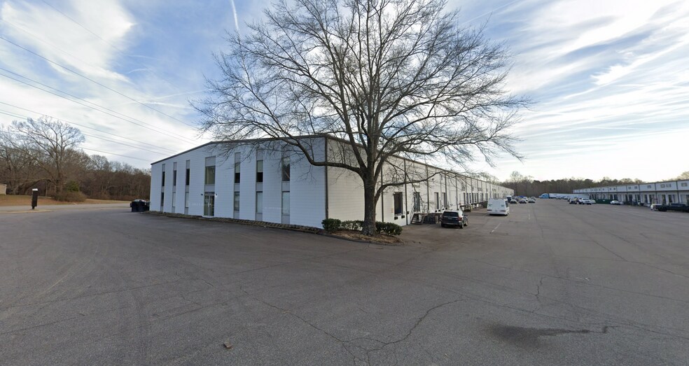 More Photos Of 5455 Crestview Dr, Memphis Distribution For Lease