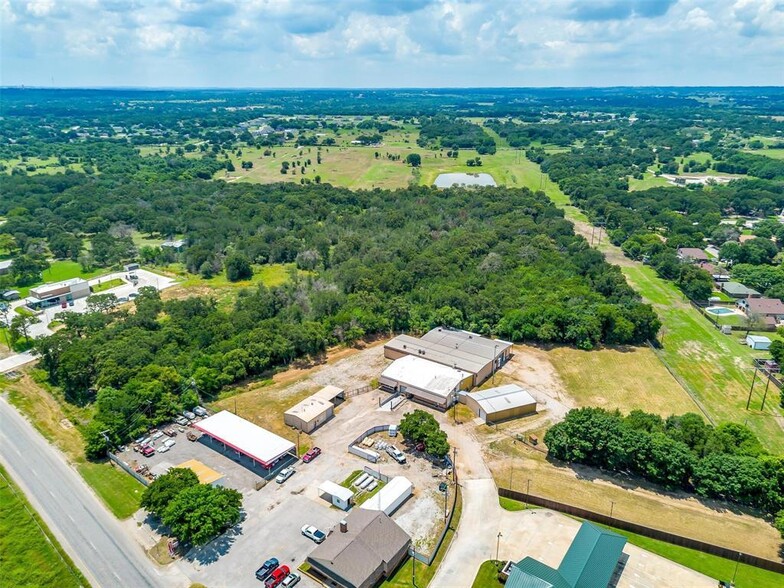 More Photos Of 640 E Highway 199, Springtown Warehouse For Lease