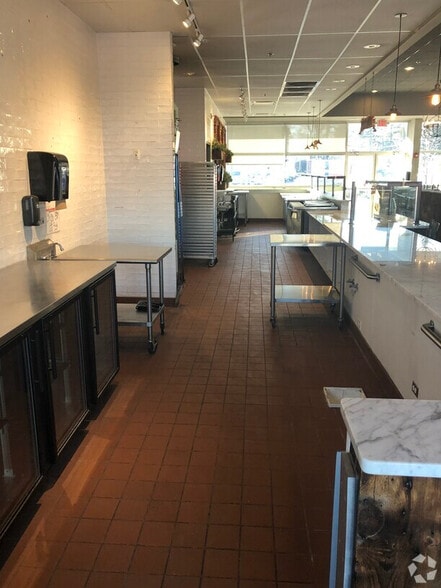 More Photos Of 19-31 W Ogden Ave, Westmont General Retail For Lease