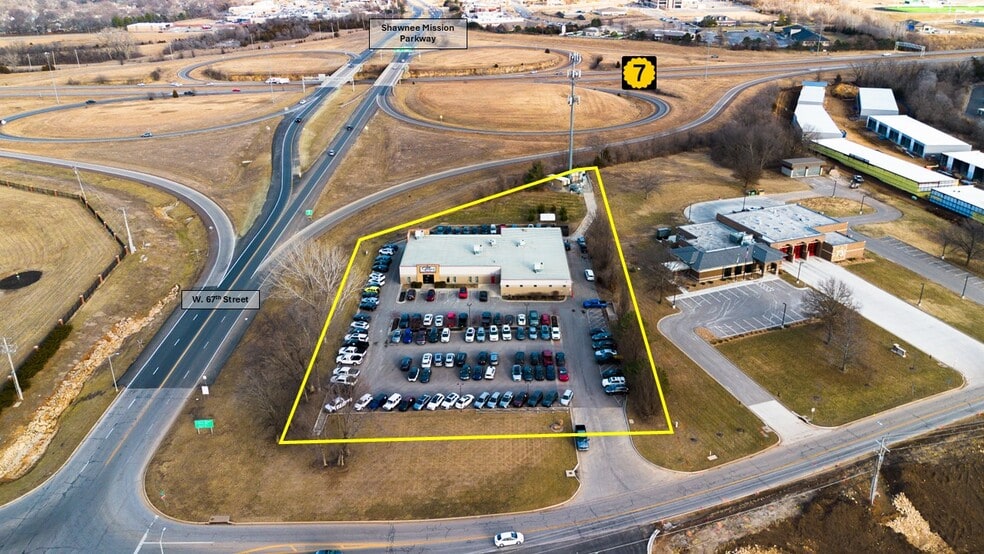 More Photos Of 6801 Hedge Lane Ter, Shawnee Showroom For Sale