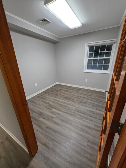 More Photos Of 1062 Portland Cobalt Rd, Portland Office For Lease