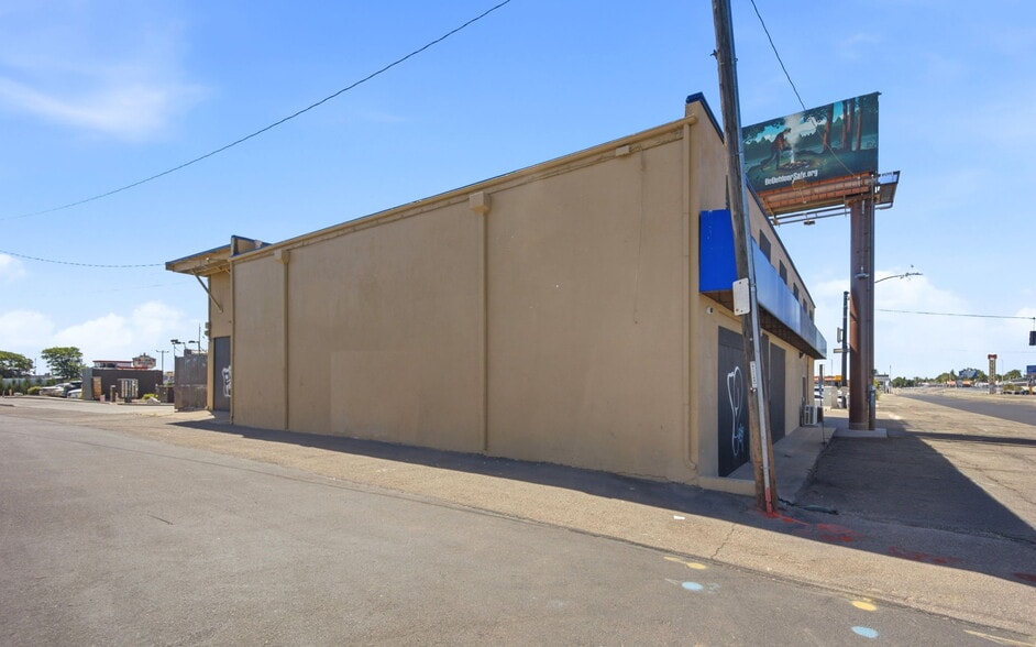 More Photos Of 2800 E Platte Ave, Colorado Springs Auto Repair For Lease