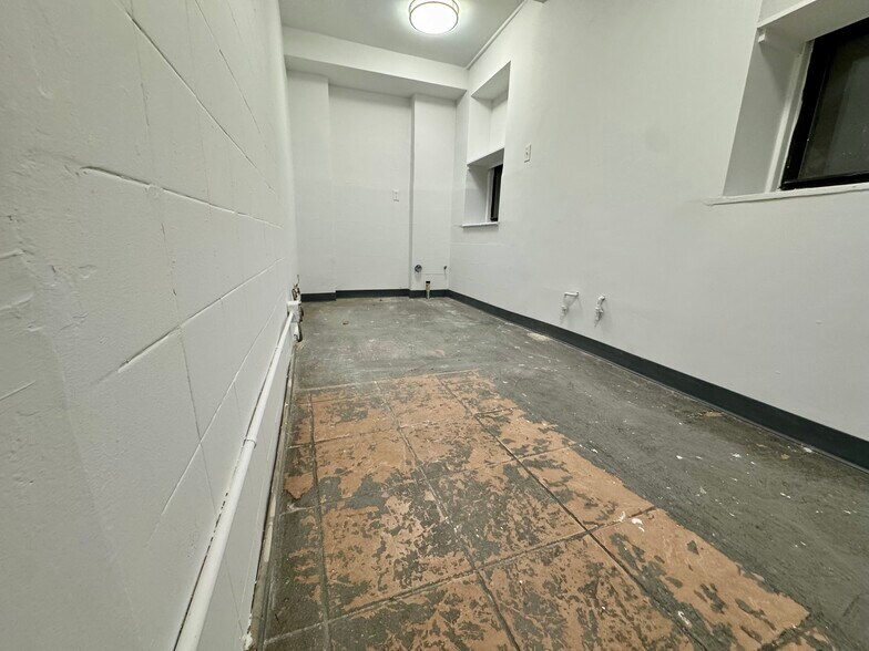 More Photos Of 26 Henry St, New York Apartments For Lease