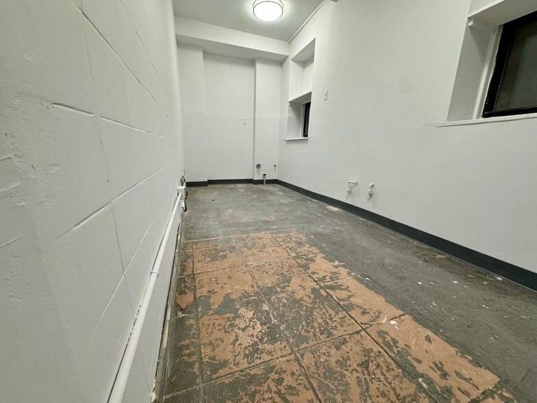 More Photos Of 26 Henry St, New York Apartments For Lease