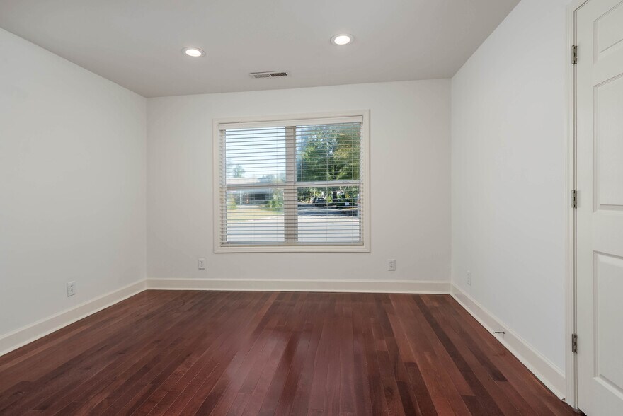 More Photos Of 515 Hargrove Rd E, Tuscaloosa Office Residential For Lease