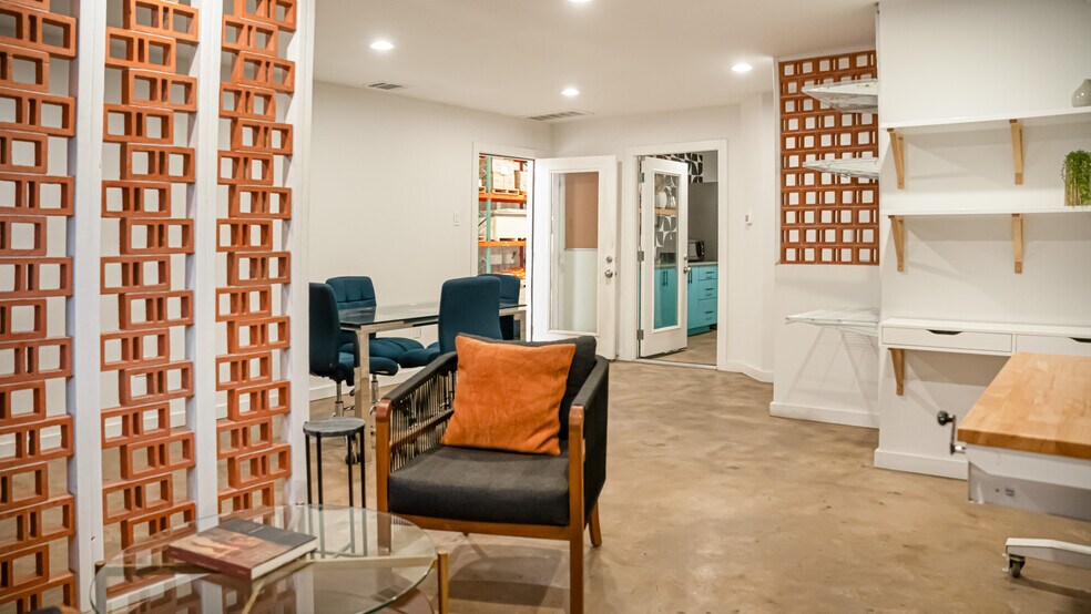 More Photos Of 9201 Brown Ln, Austin Unknown For Lease