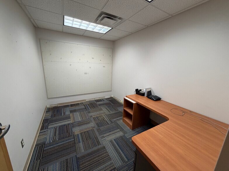 More Photos Of 5375 Henneman Dr, Norfolk Medical For Lease
