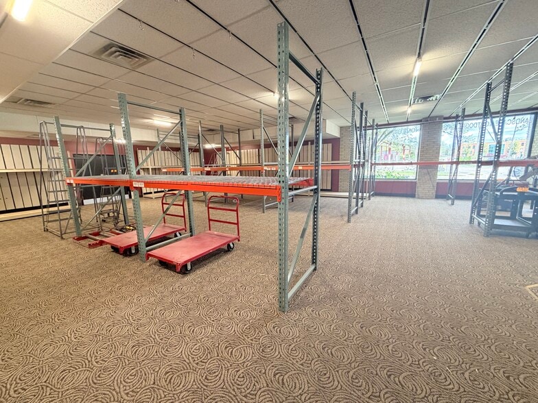 More Photos Of 200 E 2nd St, Rochester Freestanding For Lease