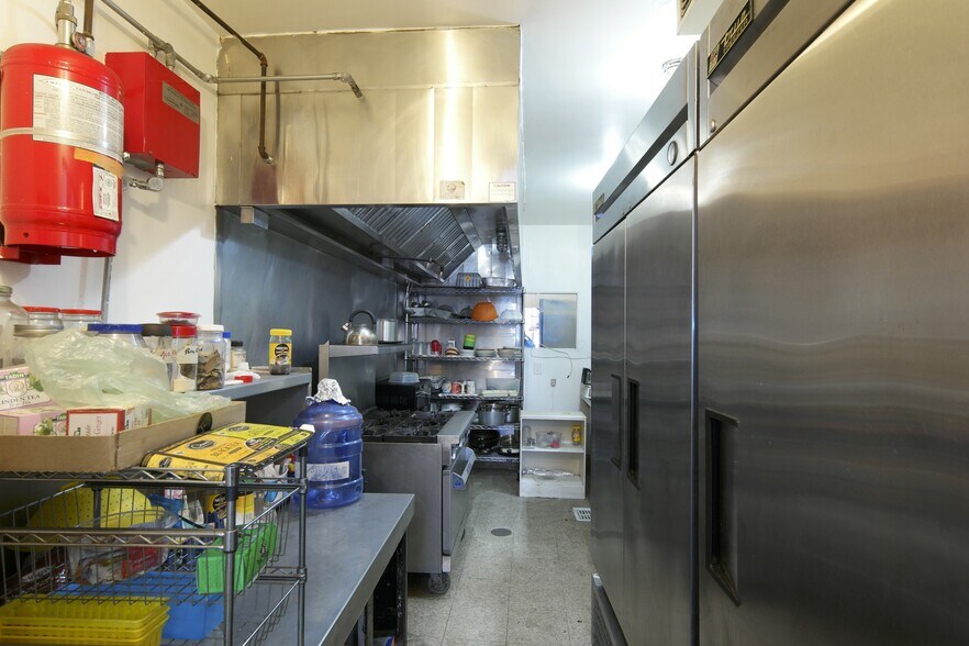 More Photos Of 111 E 5th St, Oxnard Storefront For Sale