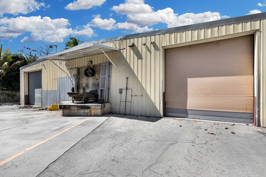 More Photos Of 200 Morada Way, Islamorada Warehouse For Lease