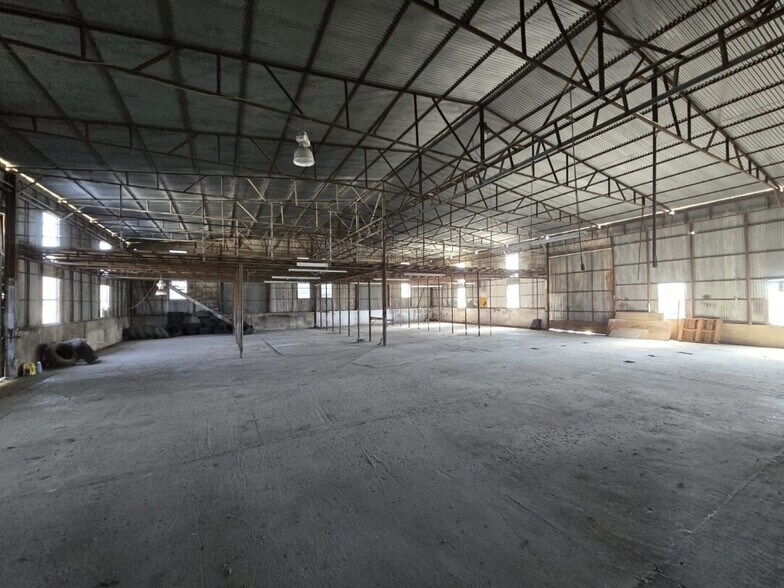 More Photos Of 8210 New Laredo Hwy, San Antonio Industrial For Sale