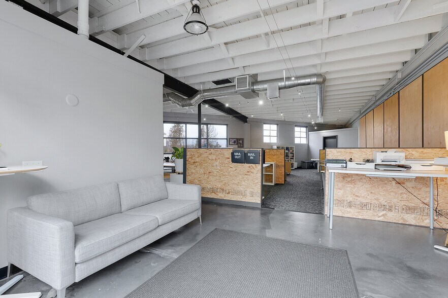 More Photos Of 2125 N Flint Ave, Portland Loft Creative Space For Lease
