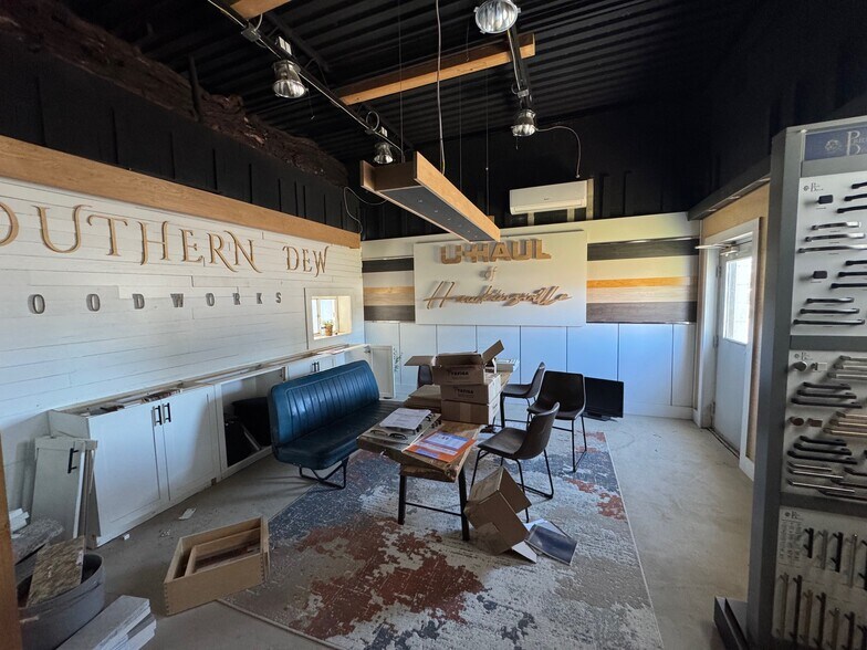 More Photos Of 121 S Jackson St, Hawkinsville Warehouse For Sale
