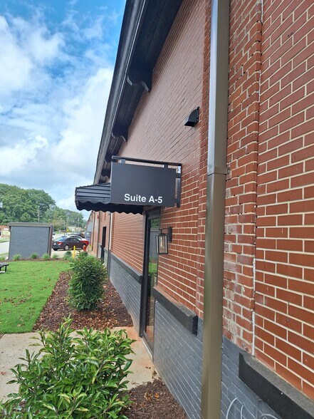 More Photos Of 470 Woods Mill Rd, Gainesville Warehouse For Lease