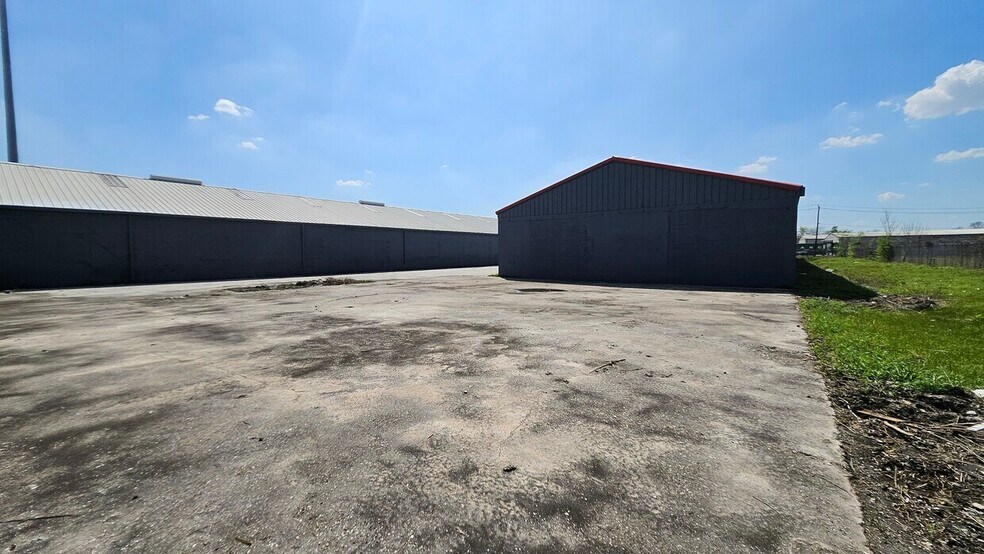 More Photos Of 4200 Blaffer St, Houston Warehouse For Sale