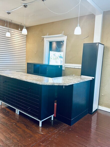 More Photos Of 1201 W Fairbanks Ave, Orlando Freestanding For Lease