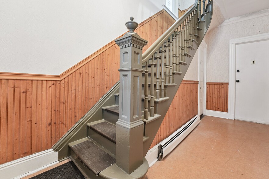 More Photos Of 910 19th St, Union City Multifamily For Sale