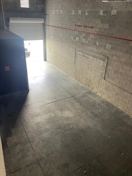 More Photos Of 14141-14157 SW 119th Ave, Miami Light Distribution For Lease