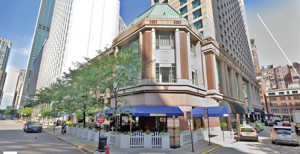 Primary Photo Of 198 E Delaware Pl, Chicago Hotel For Lease