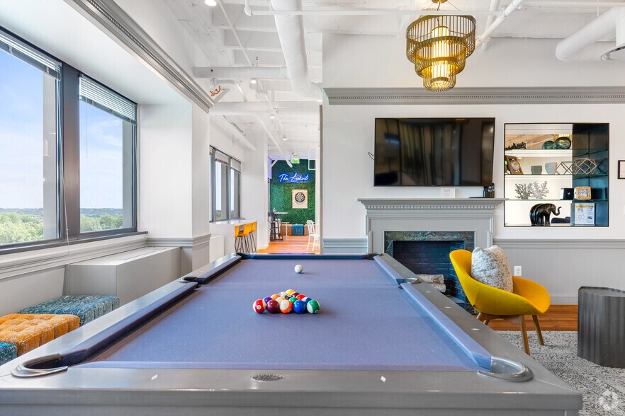 More Photos Of 6400 Arlington Blvd, Falls Church Office For Lease