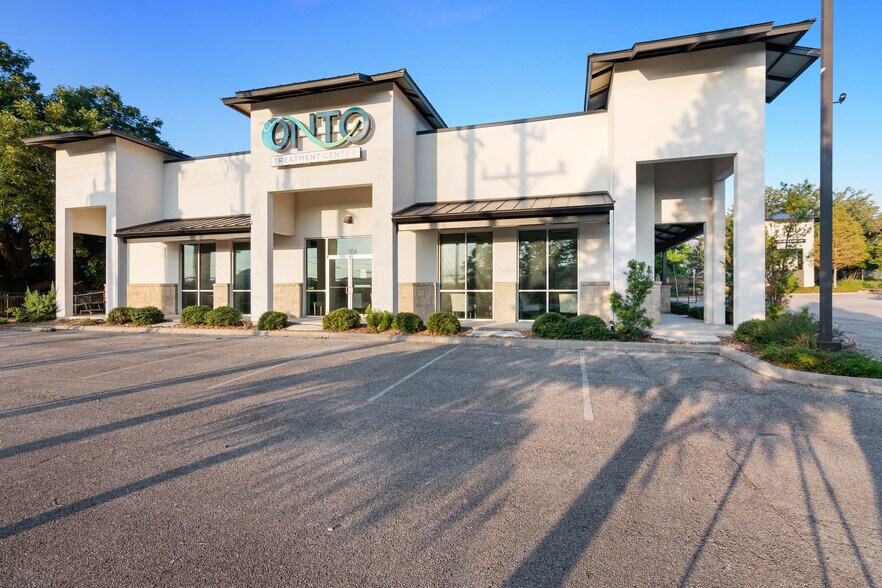 More Photos Of 23103 W Interstate 10, San Antonio Storefront Retail Office For Sale