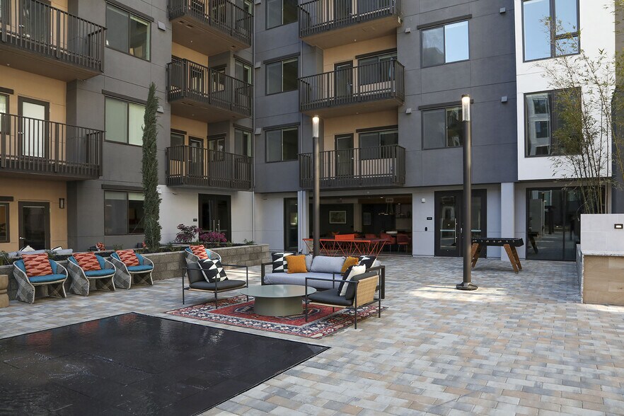 More Photos Of 1100 Webster St, Oakland Apartments For Lease