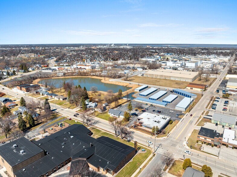 More Photos Of 1751 Deckner Ave, Green Bay Medical For Sale