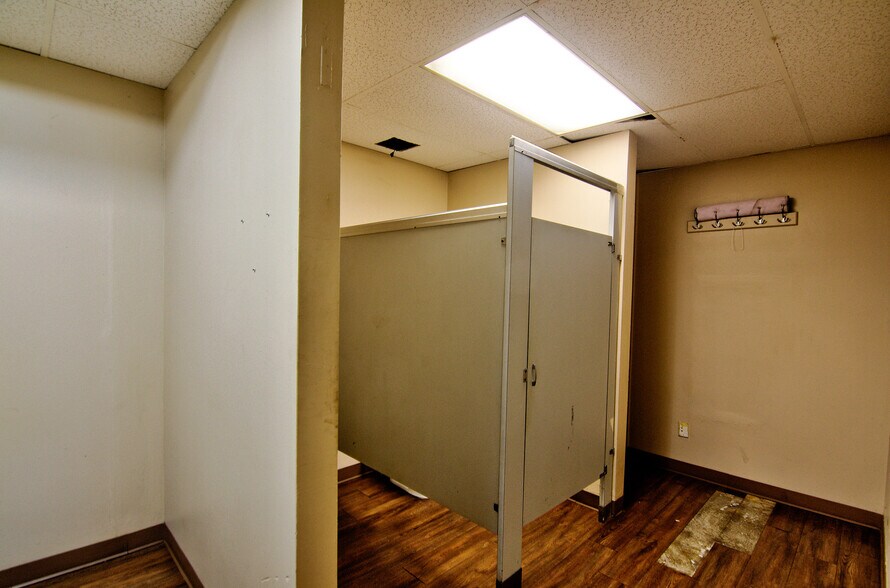 More Photos Of 9730 Shepard Hill Rd, Willis Warehouse For Sale