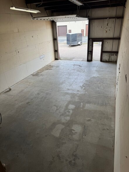 More Photos Of 100 Bellows St, Warwick Warehouse For Lease