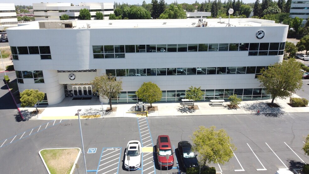 More Photos Of 5101 Office Park Dr, Bakersfield Medical For Lease