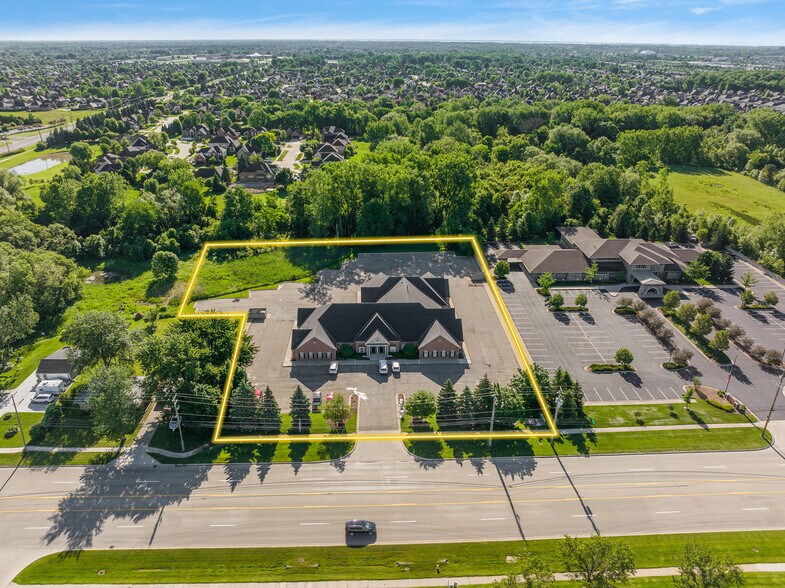 More Photos Of 46600 Romeo Plank Rd, Macomb Office For Lease