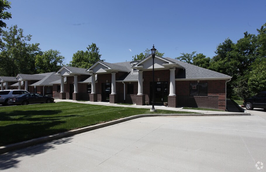 Primary Photo Of 400 Sugartree Ln, Franklin Office For Sale
