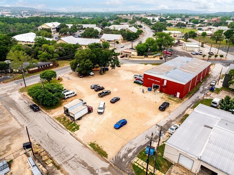 More Photos Of 1100 Water St, Kerrville Warehouse For Sale