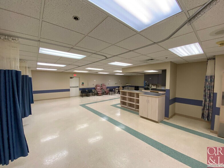 More Photos Of 4 Northwestern Dr, Bloomfield Medical For Lease