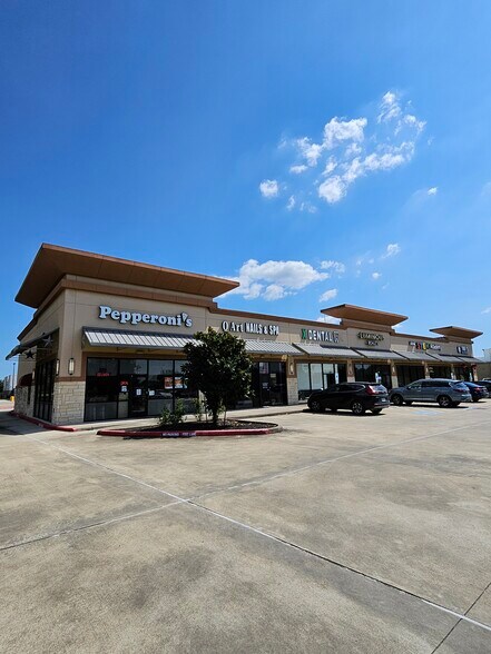 More Photos Of 12567 W Broadway St, Pearland Unknown For Lease