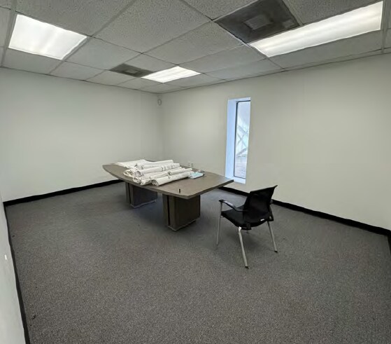 More Photos Of 8615 Golden Spike Ln, Houston Manufacturing For Lease