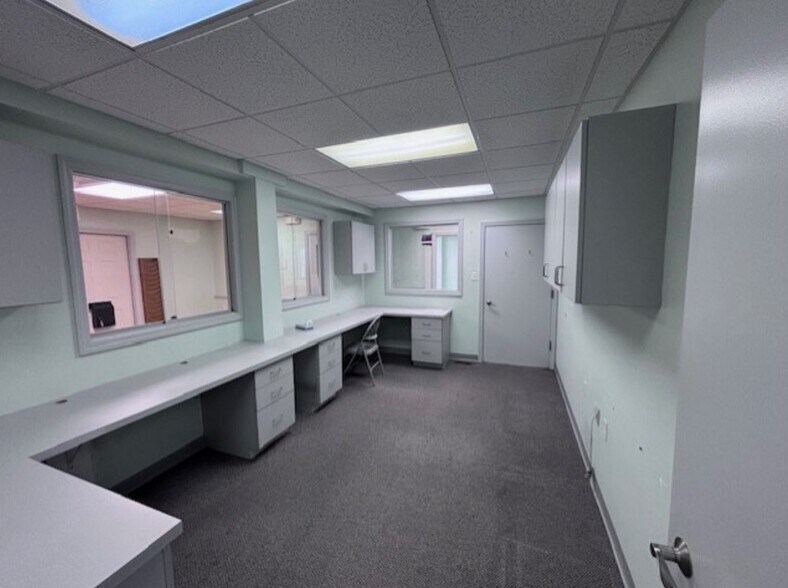 More Photos Of 2601 Annand Dr, Wilmington Medical For Sale