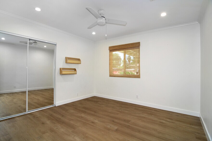 More Photos Of 22839 Dolorosa St, Woodland Hills Multifamily For Lease