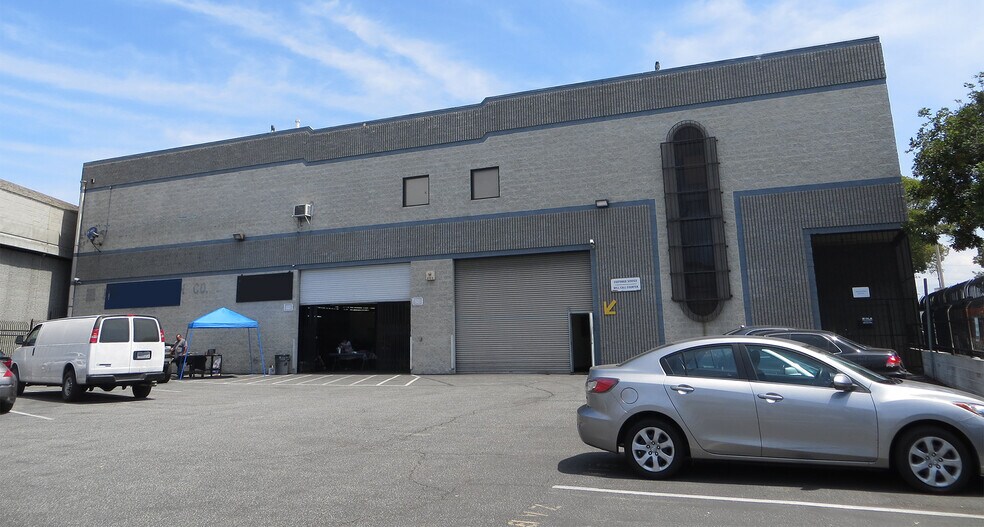 Primary Photo Of 3957 S Hill St, Los Angeles Manufacturing For Lease